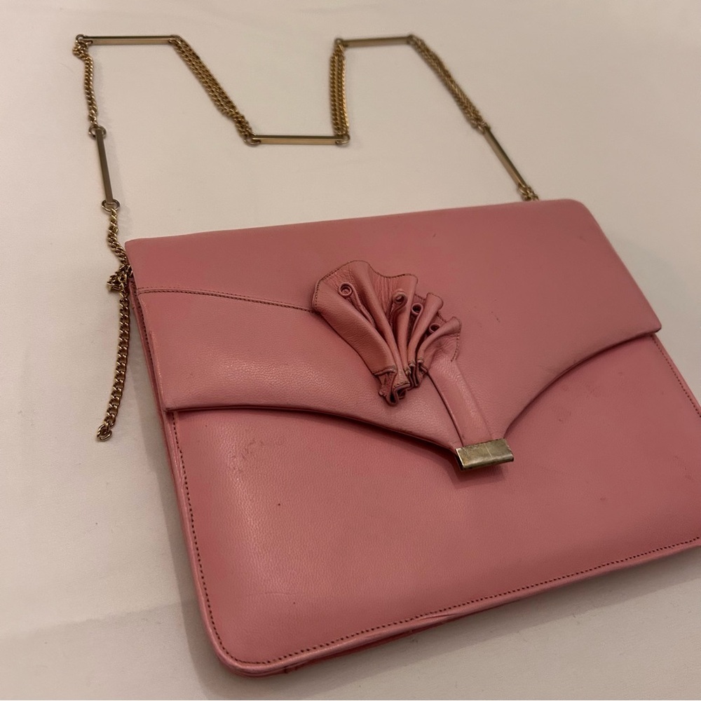 Vintage Pastel Pink Purse With Flower Gold Chain And Magnetic Clasp